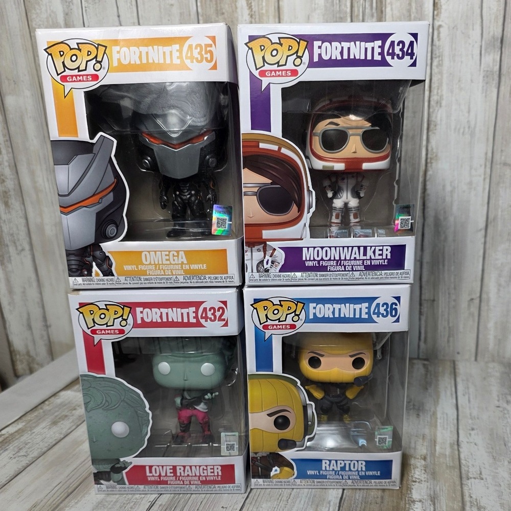 Funko Pop Fortnite Bundle Love Ranger 432 Moonwalker 434 Omega 435 Raptor 436 - Picture 4 of 8